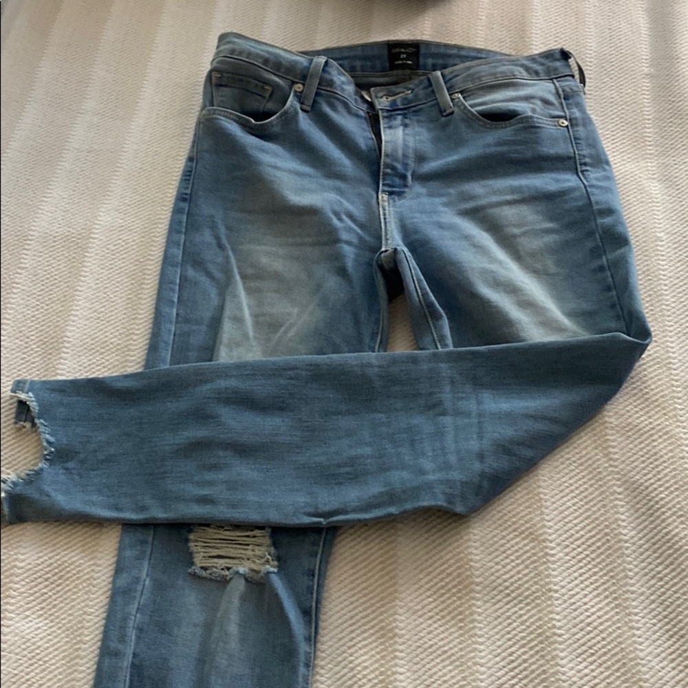 Just Black step hem, light colored jeans, 27